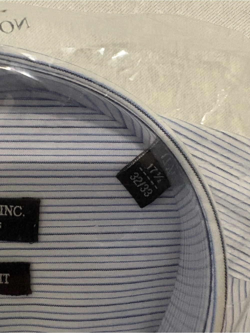 Forsyth of Canada Men's Non-Iron Tailored Fit Blue Stripe Dress Shirt - Picture 5 of 6
